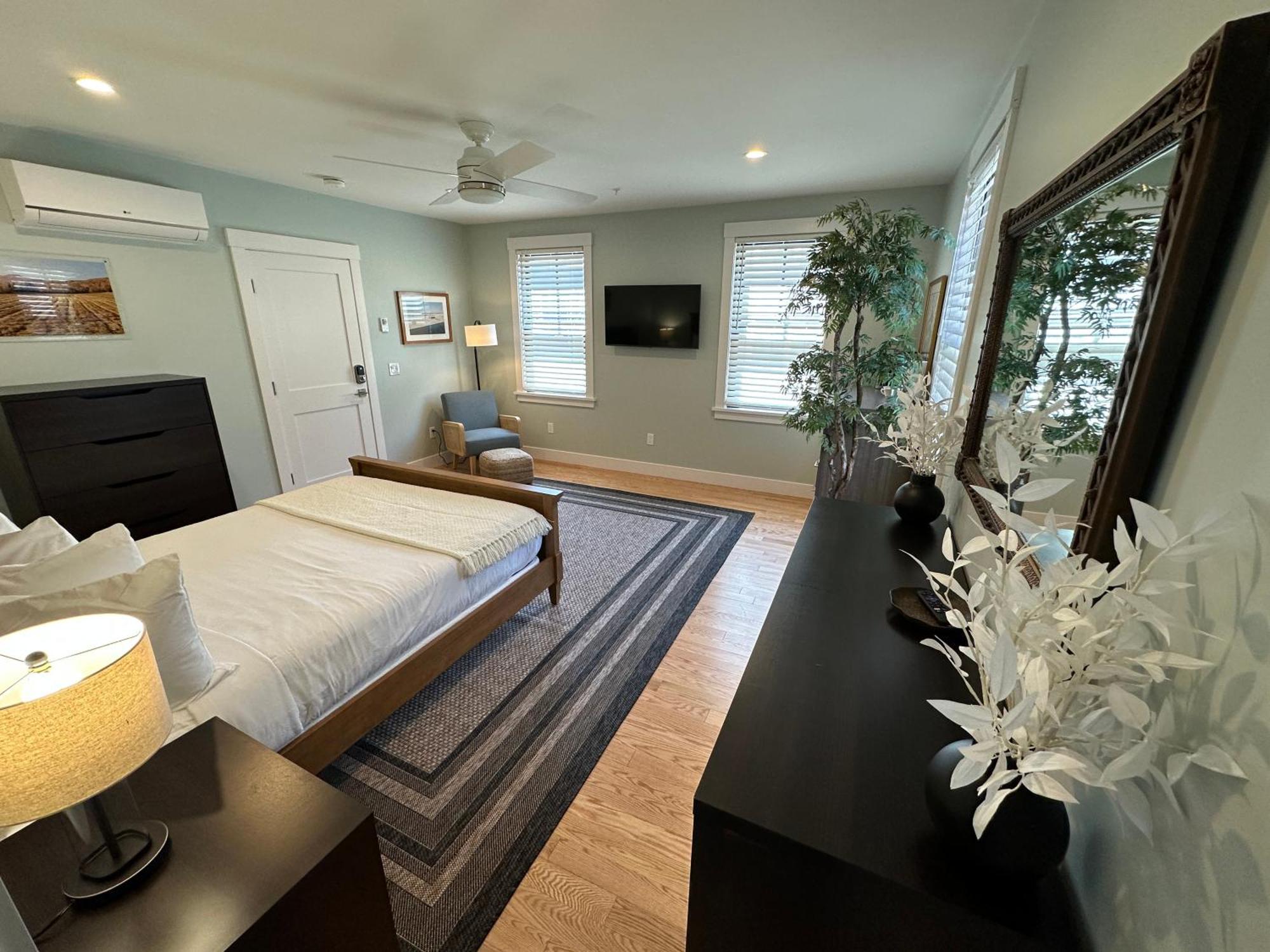 Vila Prime Location! Renovated House! 6 Bed4 Bath Newport Exteriér fotografie