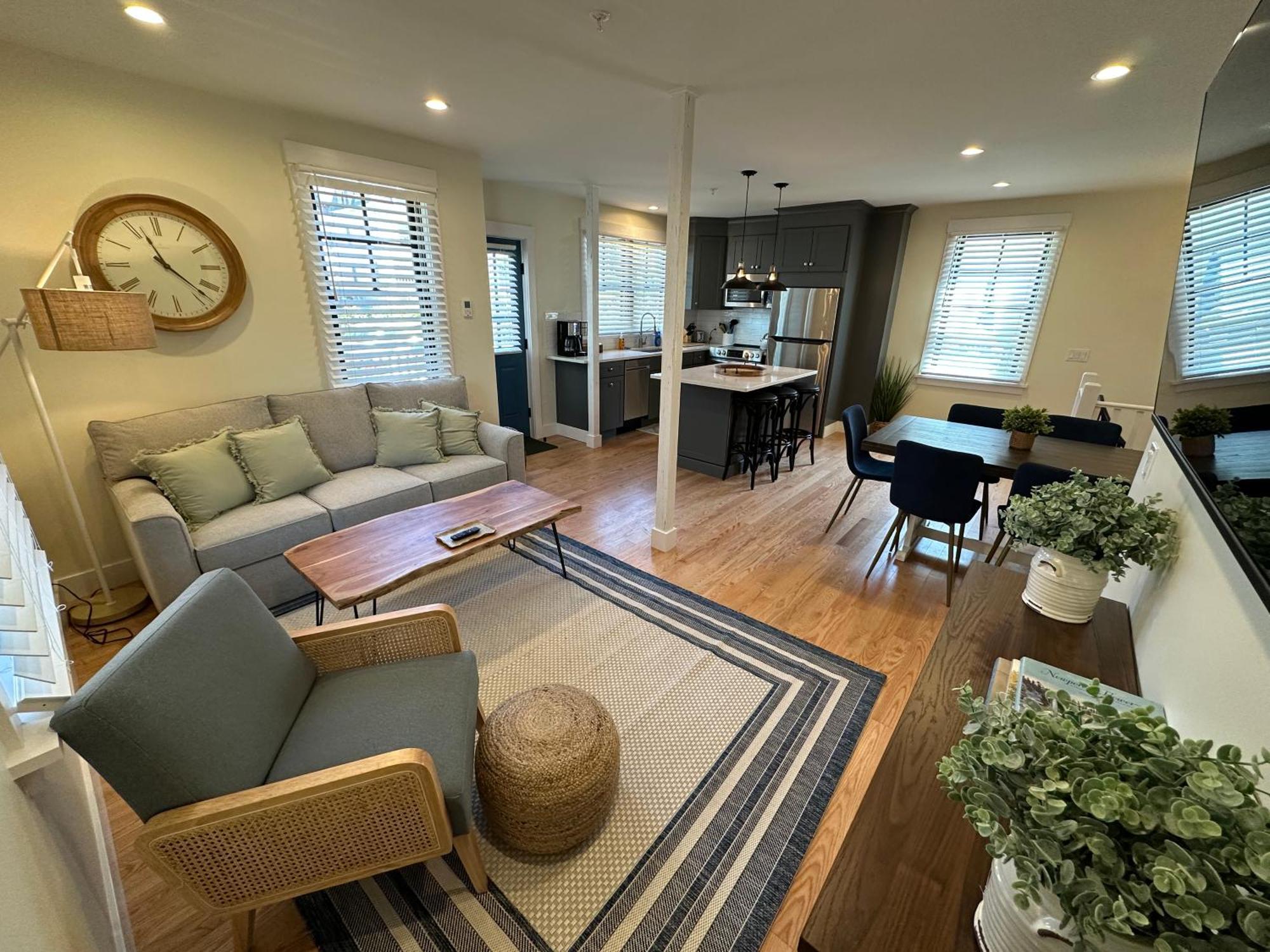 Vila Prime Location! Renovated House! 6 Bed4 Bath Newport Exteriér fotografie